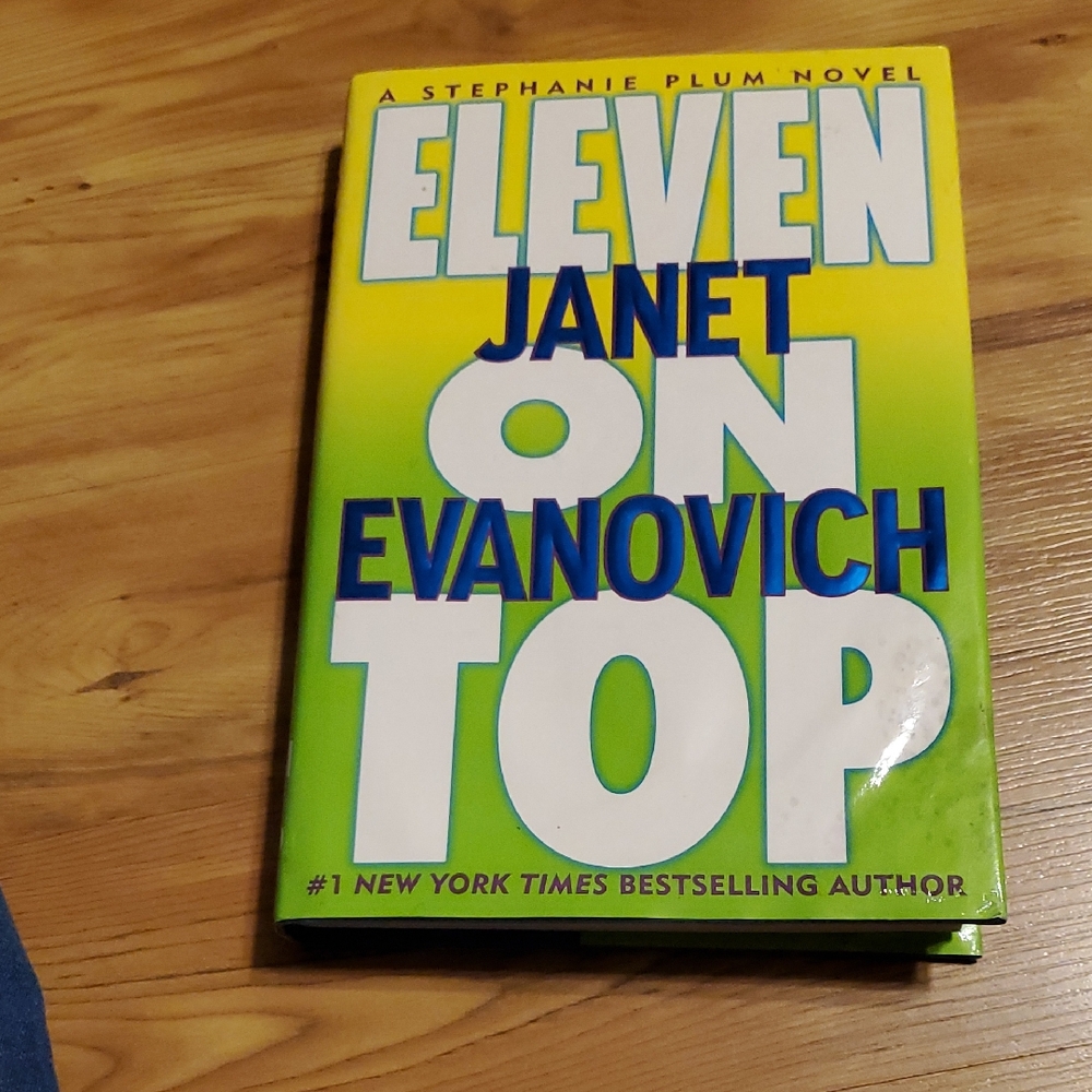 🎈'Eleven on Top' Coffee Table Book By Janet Evanovich🎈